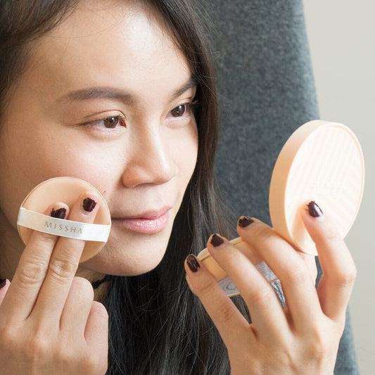 This is the Type of Makeup That Causes Acne and What to Use Instead