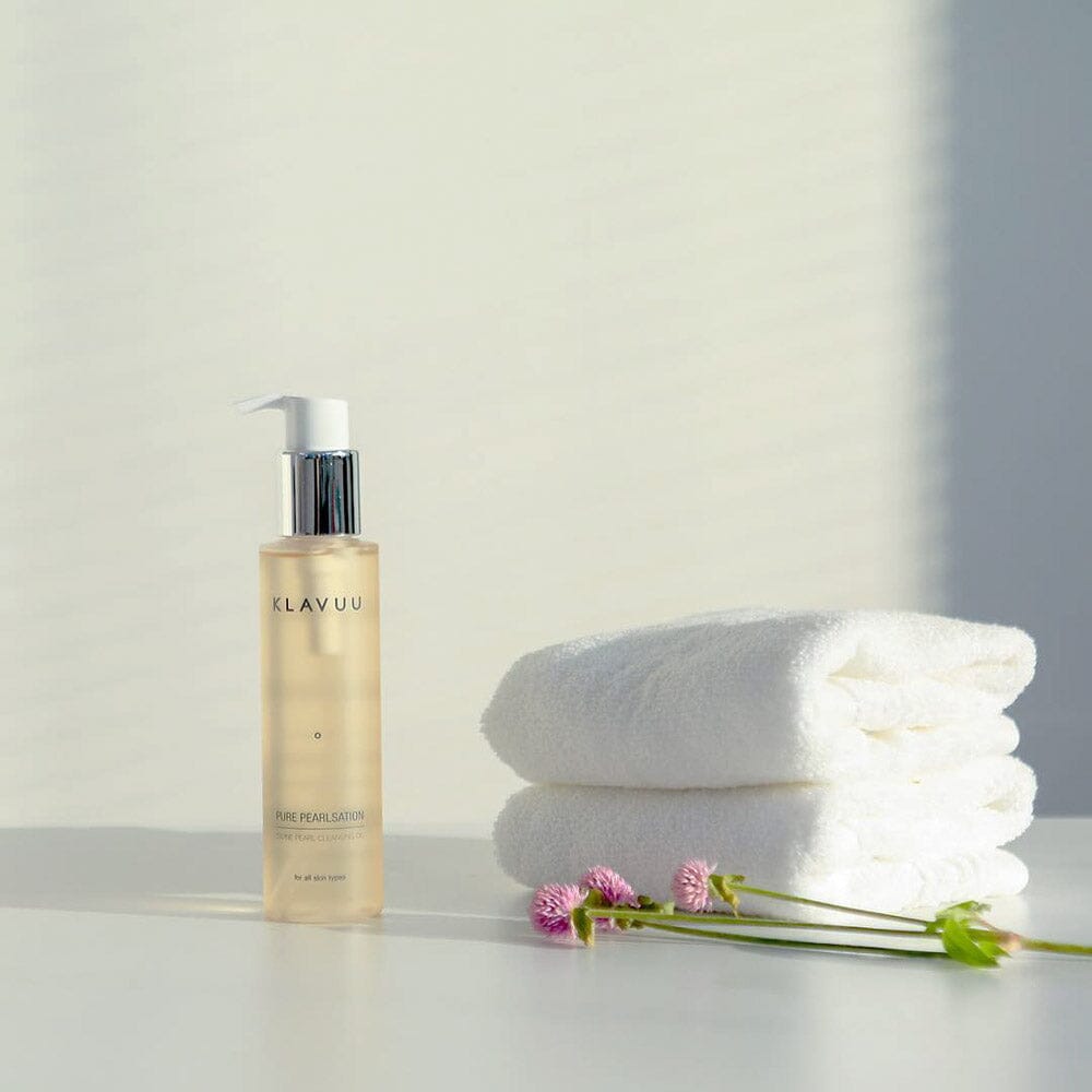 The Best Oil Cleansers for Oily Skin