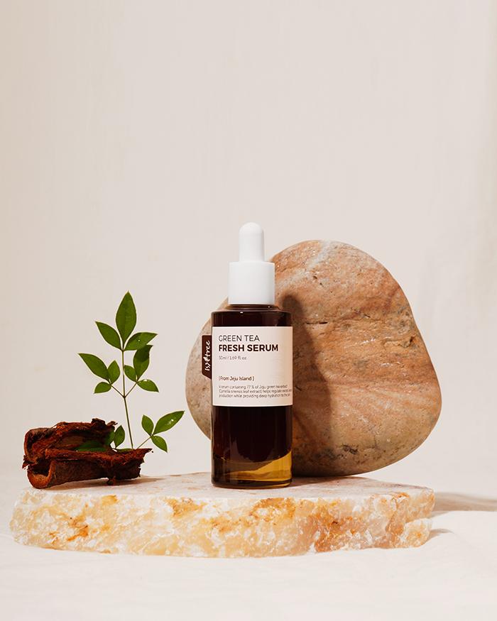 Green Tea Fresh Serum Lifestyle Image