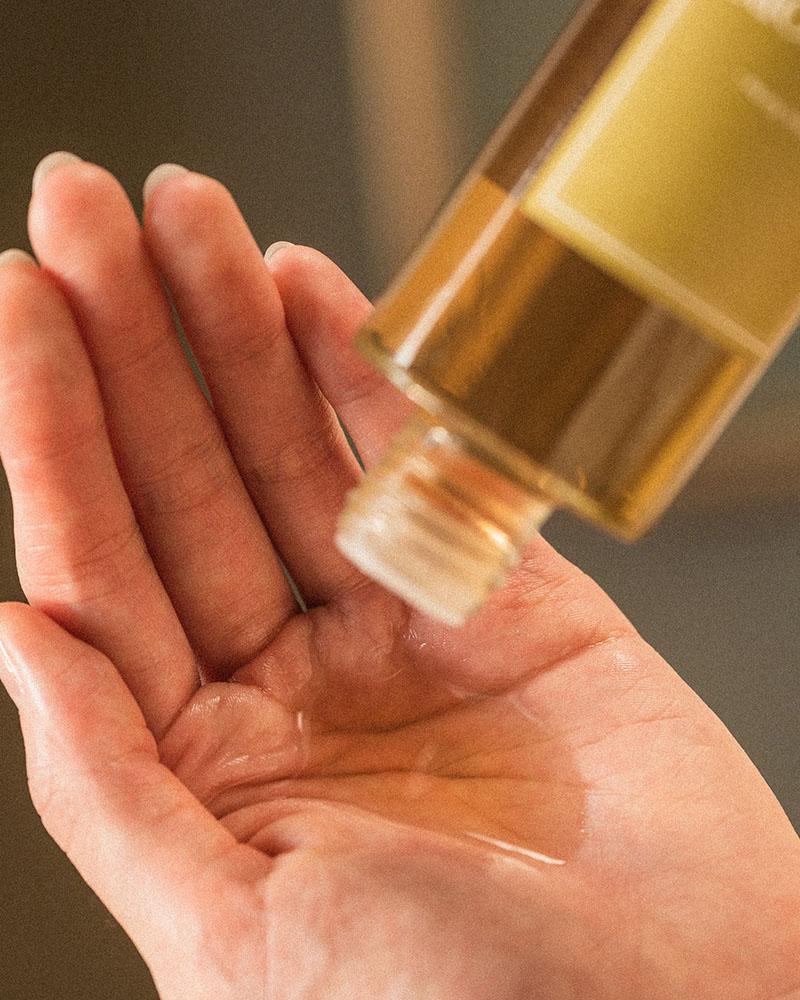 I'm From Mugwort Essence - w/ hand 